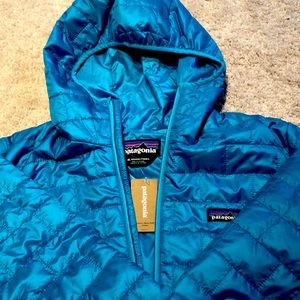New Patagonia xl nano puff hoody with tags